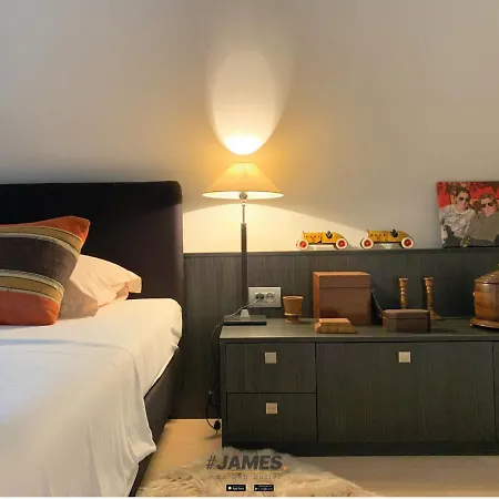 Villa Exclusieve villa met zwembad nabij de golf van Knokke J00765 Knokke-Heist