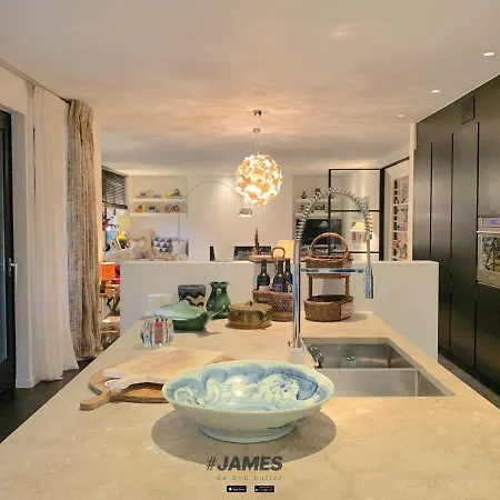 Exclusieve villa met zwembad nabij de golf van Knokke J00765 Villa Knokke-Heist